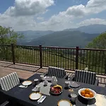 Arcadia Chalet *
